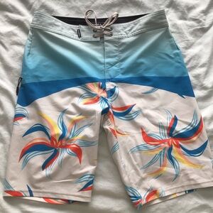 O’Neill Hyperfreak Floral BoardShorts – Size 28 (Like New)